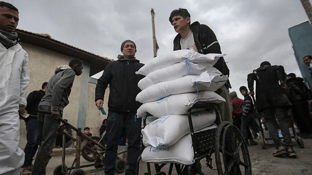 13 UNRWA-Mitarbeiter sollen in Hamas-Massaker verwickelt sein, © Mohammed Talatene/dpa 13 UNRWA-Mitarbeiter sollen in Hamas-Massaker verwickelt sein, © Mohammed Talatene/dpa