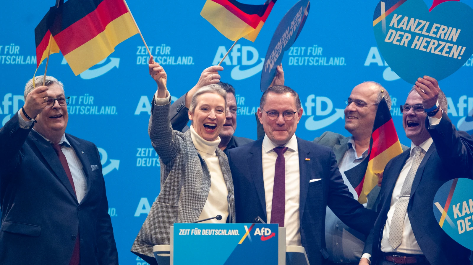 AfD Programı: Yabancıları Gönderecek, Sosyal Yardımlar Kısıtlanacak, © Sebastian Kahnert/dpa AfD Programı: Yabancıları Gönderecek, Sosyal Yardımlar Kısıtlanacak, © Sebastian Kahnert/dpa