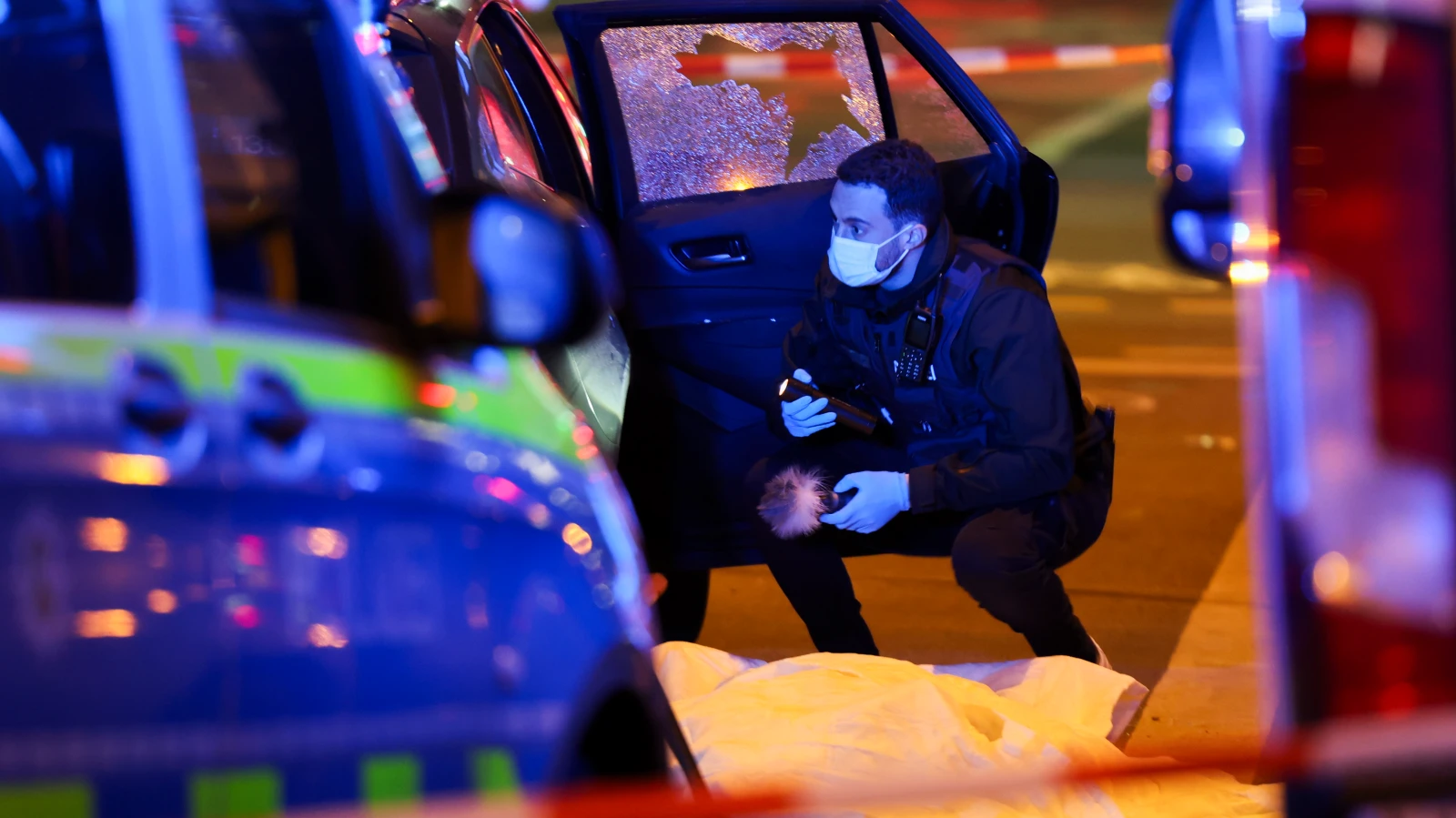 Düsseldorf'ta Silahlı Saldırı: Bir Kişi Hayatını Kaybetti, © dpa Düsseldorf'ta Silahlı Saldırı: Bir Kişi Hayatını Kaybetti, © dpa