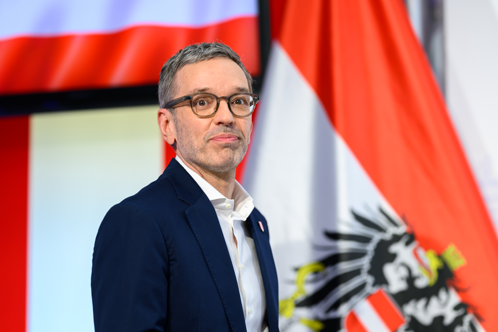 Wahlsieger bekräftigt Regierungsanspruch, © APA/MAX SLOVENCIK