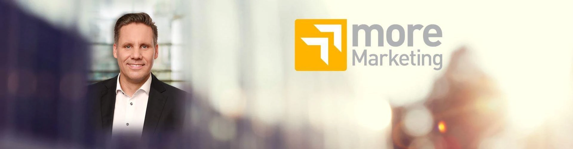 Mann und das more Marketing Logo, © Shutterstock Mann und das more Marketing Logo, © Shutterstock