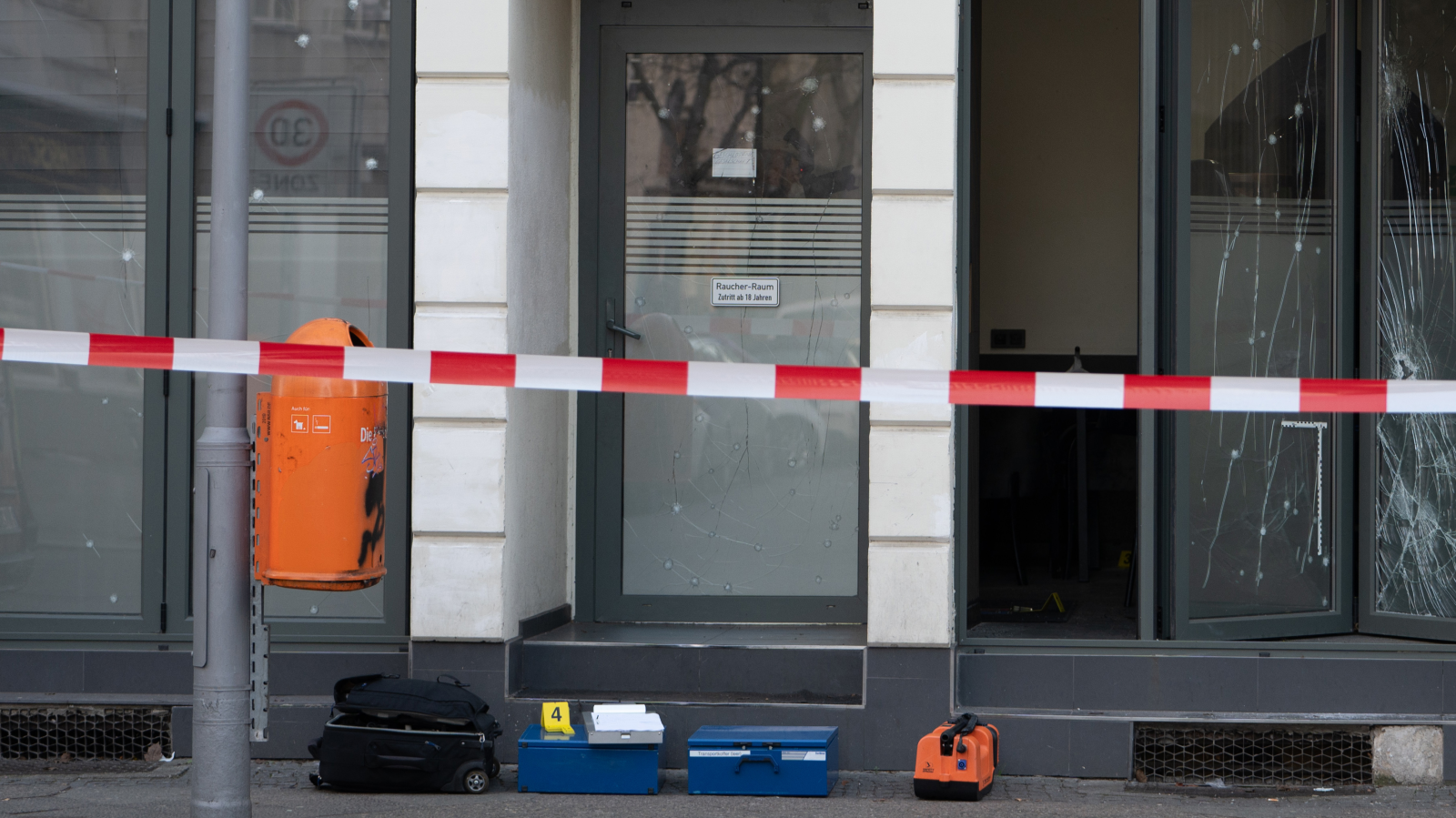 Berlin Kreuzberg’de Gece Saldırısı: Kulübe El Bombası Atıldı, © Markus Lenhardt/dpa