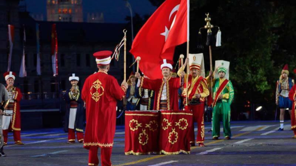 «Manne mit Schnäuz» am Basel Tattoo, © Basel Tattoo