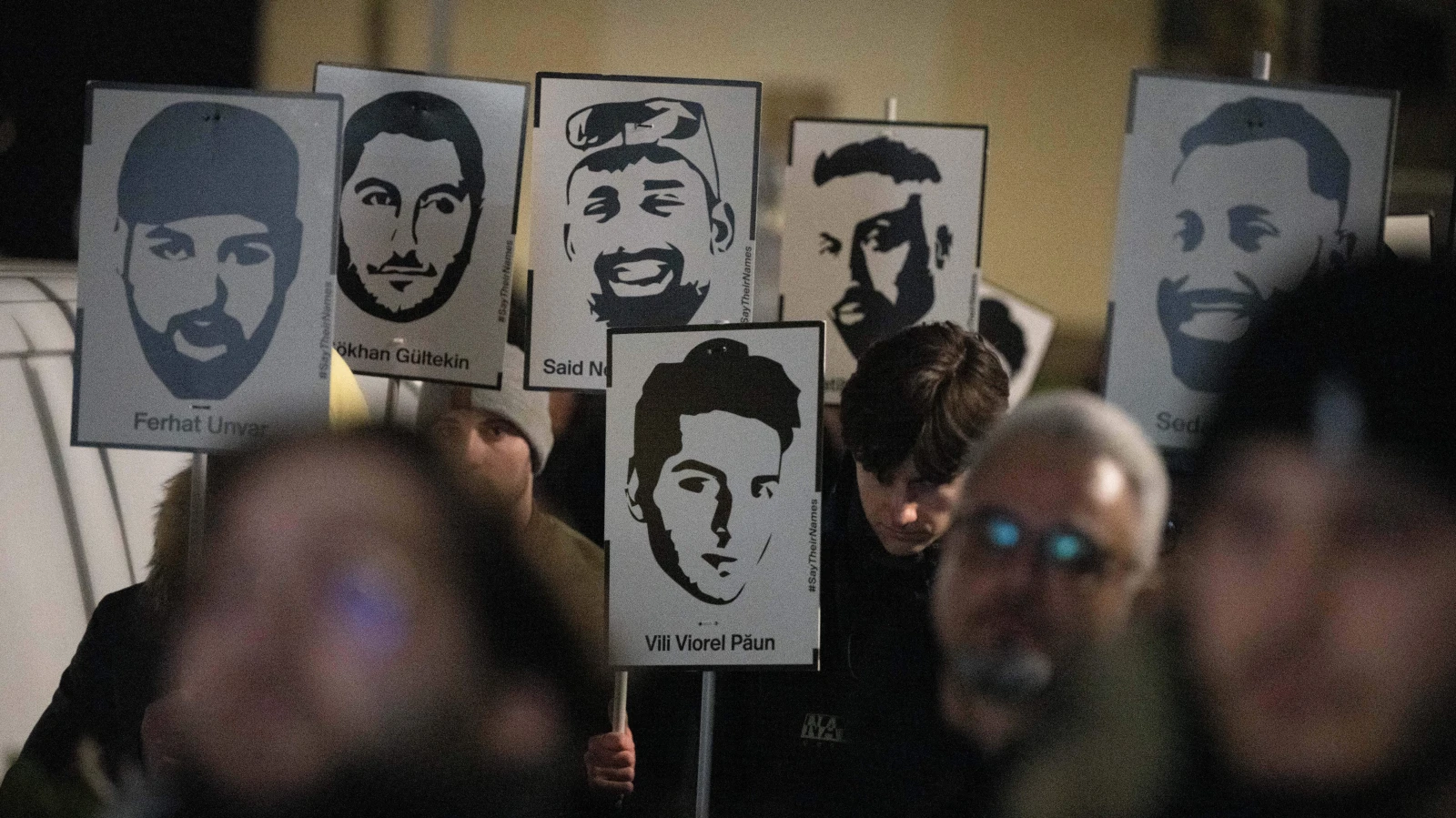 Hanau Saldırısı: Kurtović Ailesi Anayasa Mahkemesi’ne Başvurdu, © Boris Roessler/dpa Hanau Saldırısı: Kurtović Ailesi Anayasa Mahkemesi’ne Başvurdu, © Boris Roessler/dpa