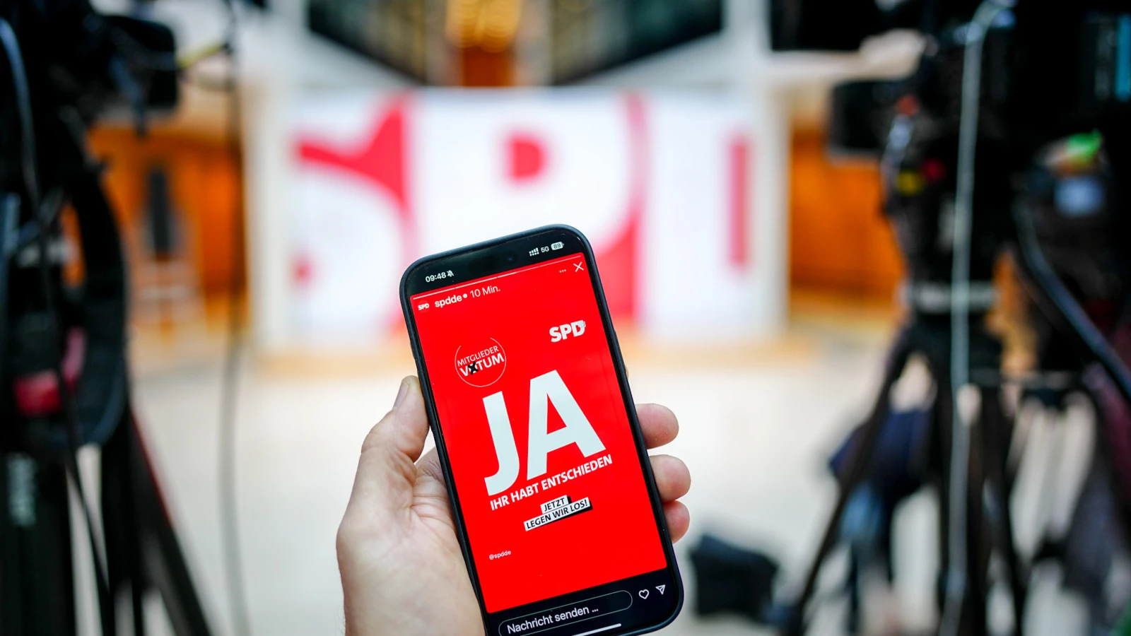 SPD Üyeleri Koalisyon Sözleşmesine Onay Verdi!, © Kay Nietfeld/dpa SPD Üyeleri Koalisyon Sözleşmesine Onay Verdi!, © Kay Nietfeld/dpa