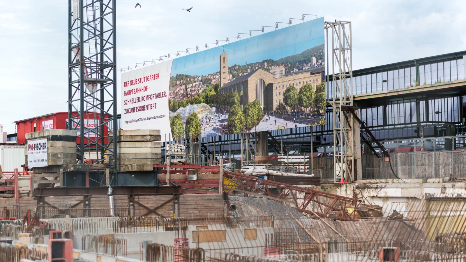 Stuttgart 21 Projesinde Gerginlik: Gäubahn Hattı ve Dijital Düğüm Tartışmaları, © shutterstock Stuttgart 21 Projesinde Gerginlik: Gäubahn Hattı ve Dijital Düğüm Tartışmaları, © shutterstock