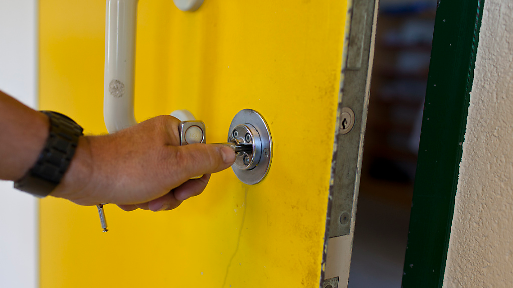 Verwahrte dürfen nicht mehr ohne Begleitung in den Urlaub, © Keystone/SDA