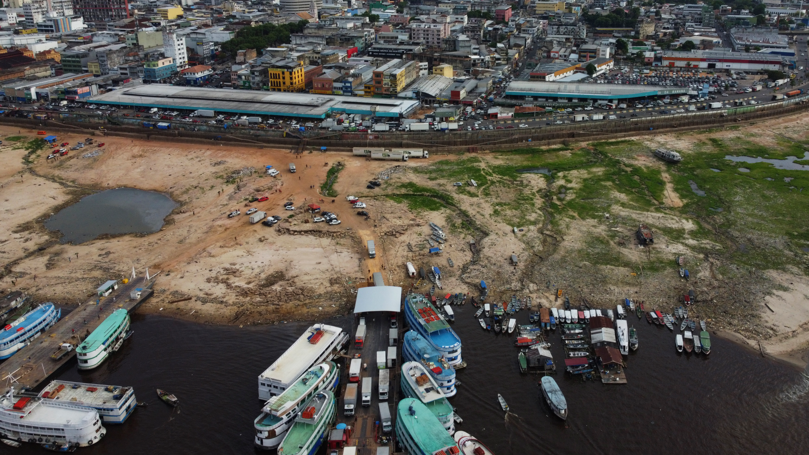 Nebenfluss des Amazonas erreicht Tiefstwert, © AP Photo/Edmar Barros