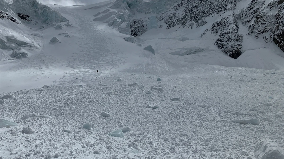 Skitourengänger stirbt nach Lawinenniedergang, © Kantonspolizei Graubünden Skitourengänger stirbt nach Lawinenniedergang, © Kantonspolizei Graubünden
