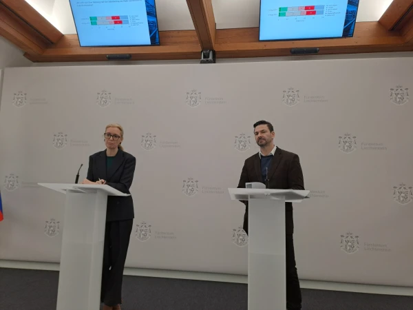 Medienministerin Sabine Monauni und Thomas Milic vom Liechtenstein Institut., © Radio Liechtenstein Medienministerin Sabine Monauni und Thomas Milic vom Liechtenstein Institut., © Radio Liechtenstein