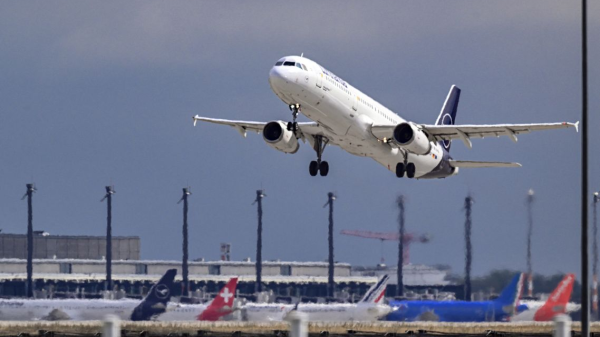 Ulaştırma Bakanı Uçak Biletlerinde Ucuzlama Beklentisini Düşürdü, © Soeren Stache/dpa