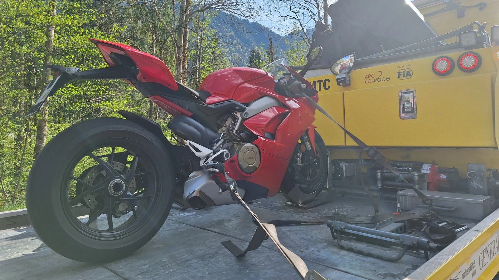 Motorradfahrer rast mit über 200 km/h durch Vorarlberg, © LPDV Motorradfahrer rast mit über 200 km/h durch Vorarlberg, © LPDV