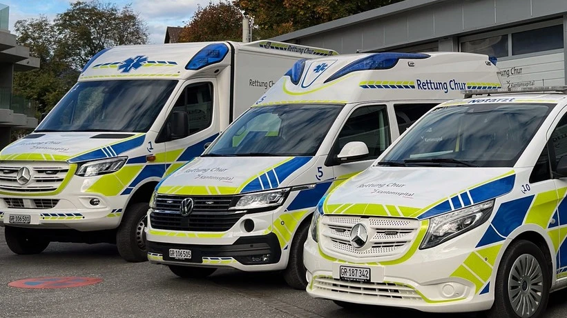 Neue Farben an Rettungsfahrzeugen in Chur , © Kantonsspital Graubünden Neue Farben an Rettungsfahrzeugen in Chur , © Kantonsspital Graubünden