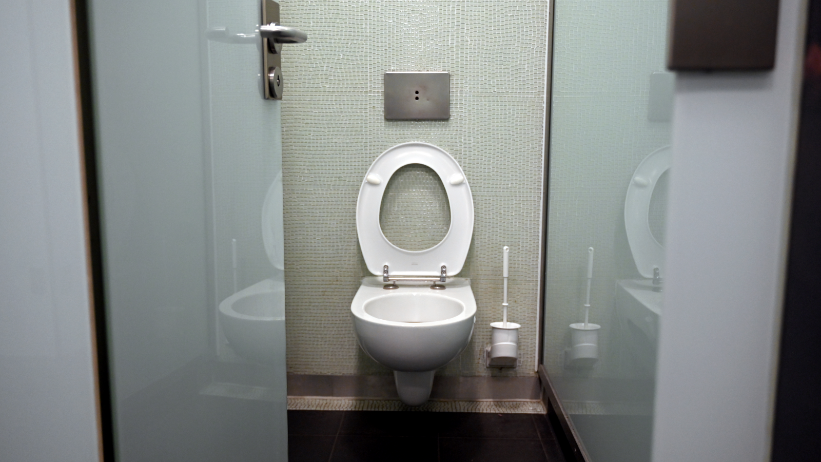 Krefeld'de Okul Tuvaletlerinde Cinsel Saldırı Sonrası Güvenlik Önlemleri Artırılıyor, © dpa