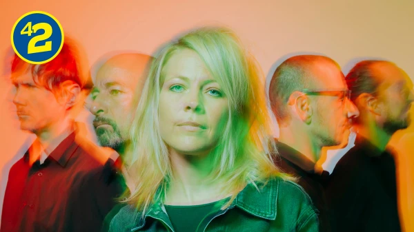 Ticket for Two - LUNIK, © LUNIK Ticket for Two - LUNIK, © LUNIK