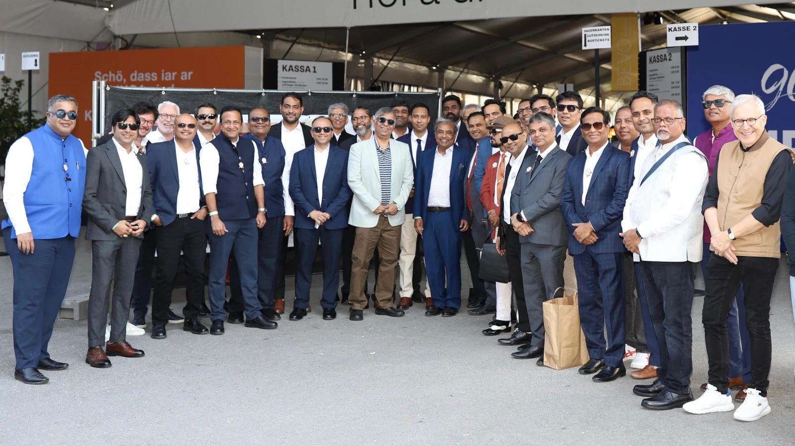 Die Lihga begeistert die Bombay Industries Association, © Lihga Die Lihga begeistert die Bombay Industries Association, © Lihga