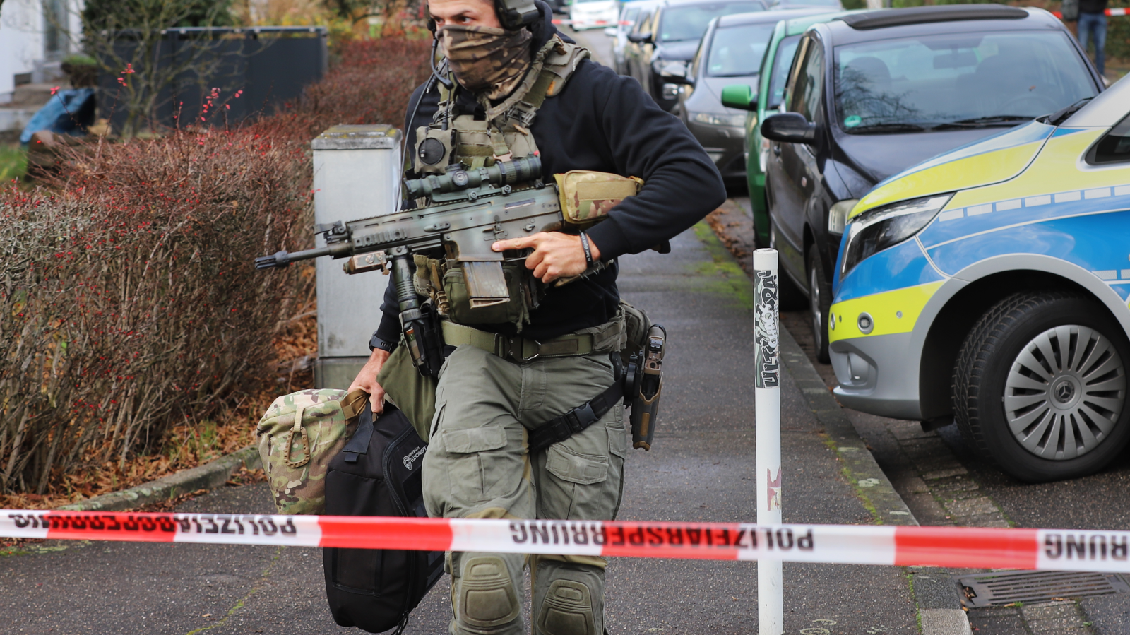 Leverkusen’de SEK Ev Baskını Düzenledi!, © Sascha Thelen/dpa
