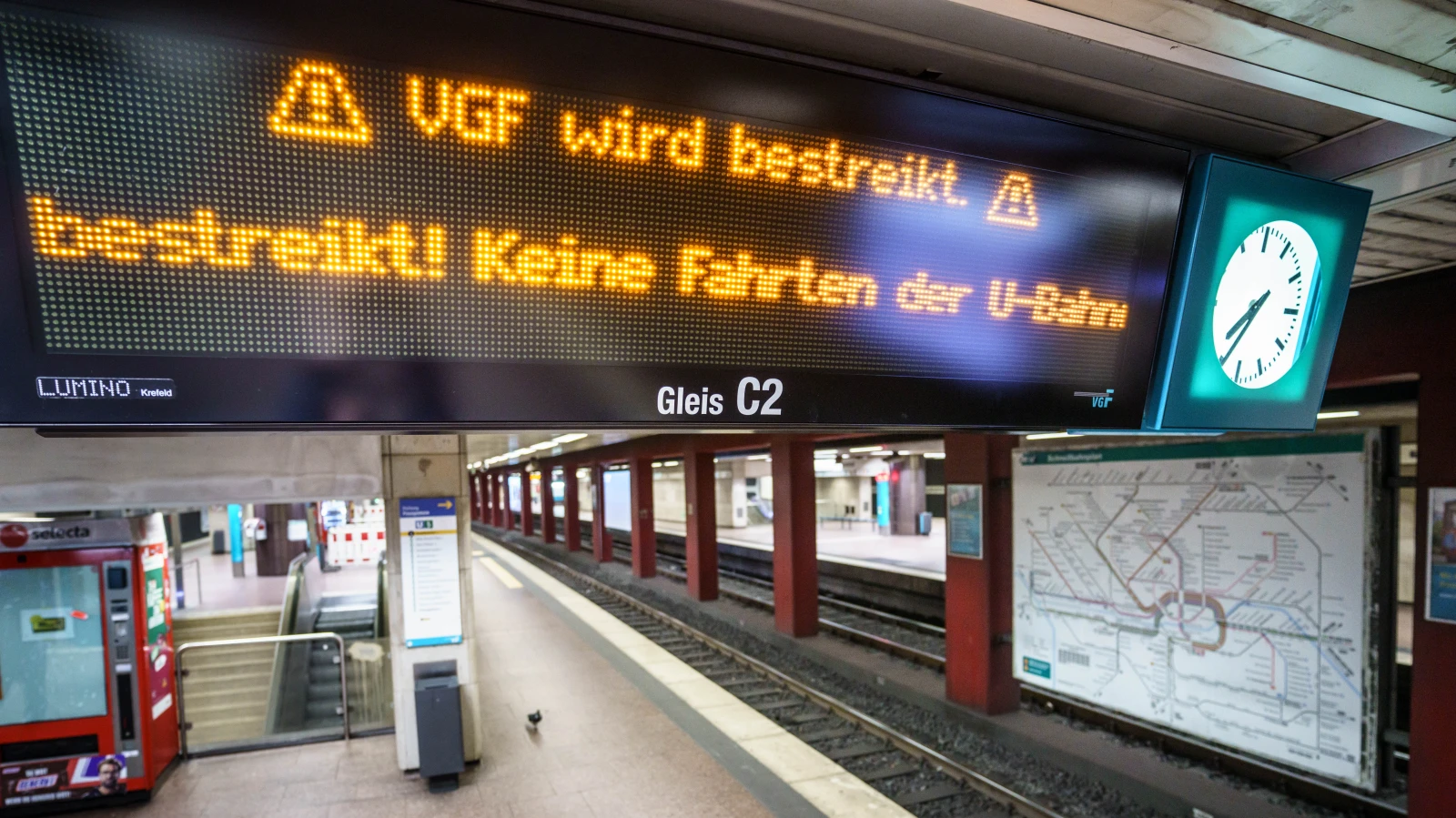 Frankfurt'ta üç gün uyarı grevi var., © dpa Frankfurt'ta üç gün uyarı grevi var., © dpa