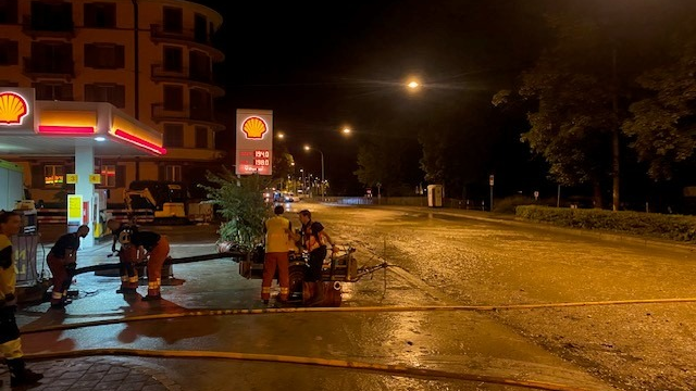 Die Bellerivestrasse wurde überschwemmt., © Keystone-SDA