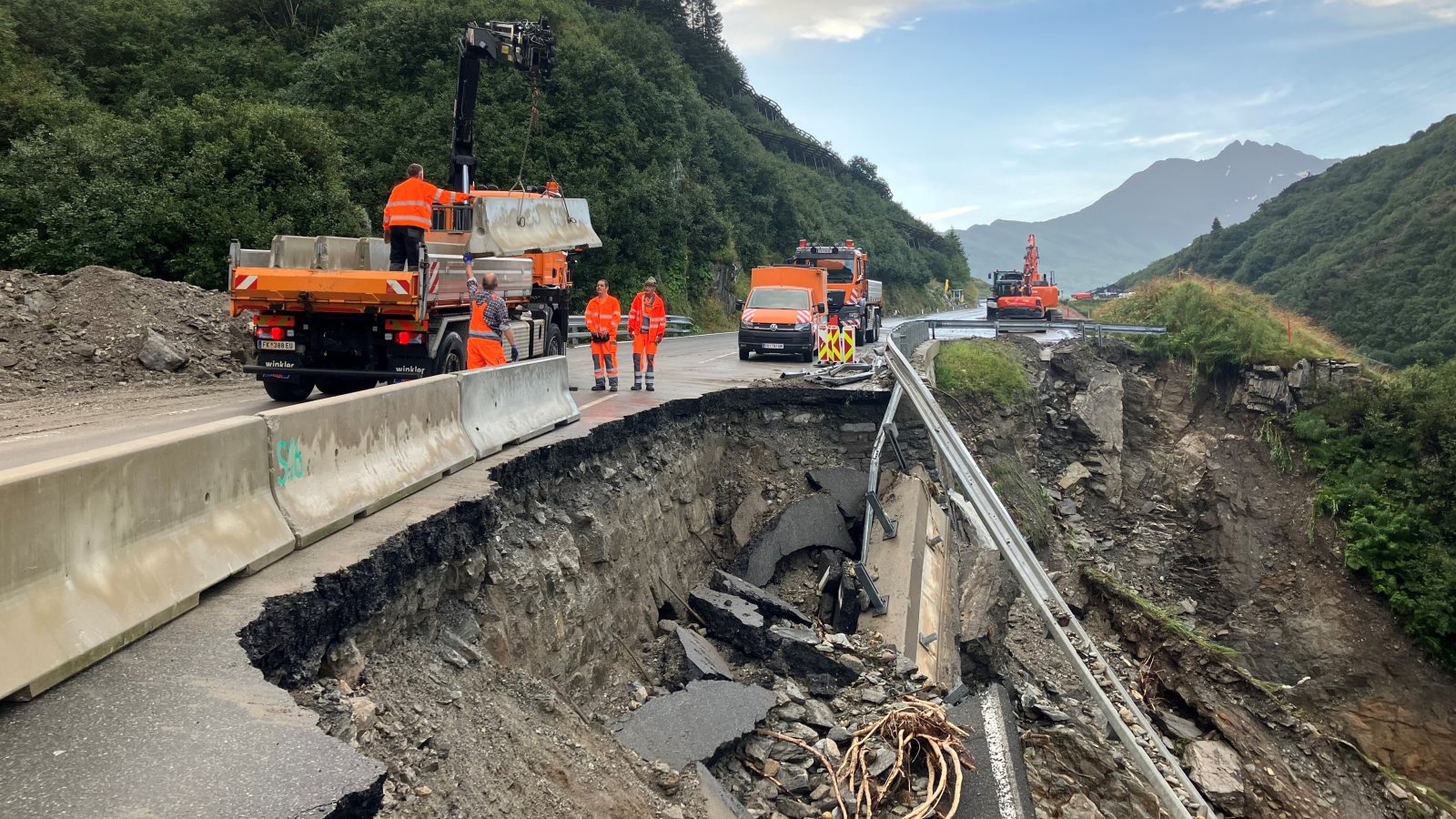 Arlbergpassstrasse ist teilweise weggebrochen , © Landespressestelle Vorarlberg