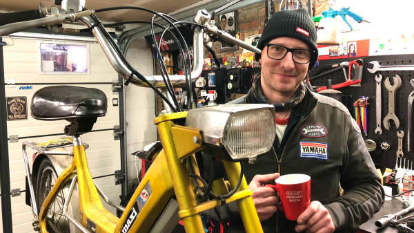 Einen Kaffee für den Töffmechaniker Chris, © Radio Basilisk