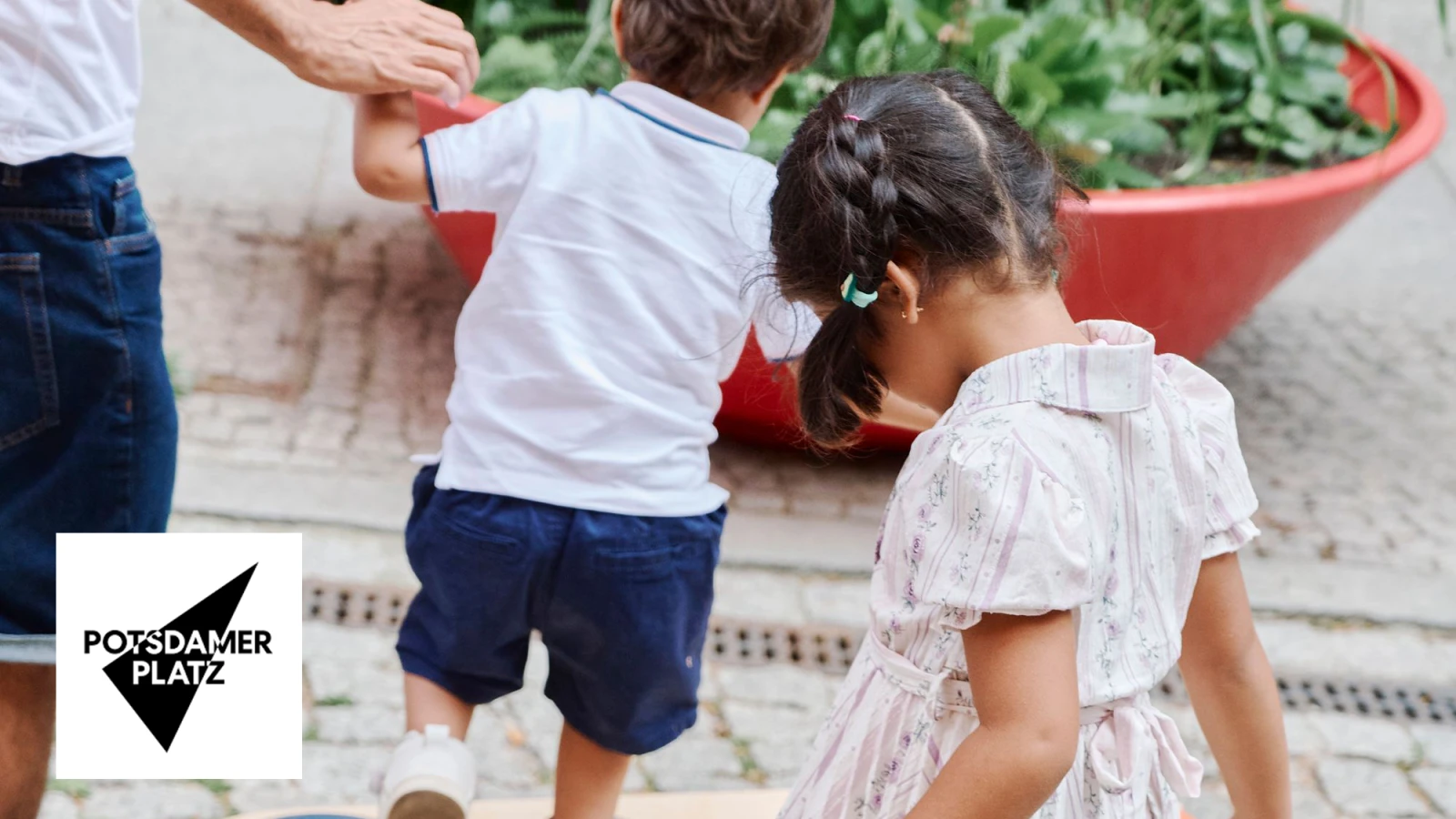 Radio TEDDY vor Ort beim Kindertag im THE PLAYCE Radio TEDDY vor Ort beim Kindertag im THE PLAYCE