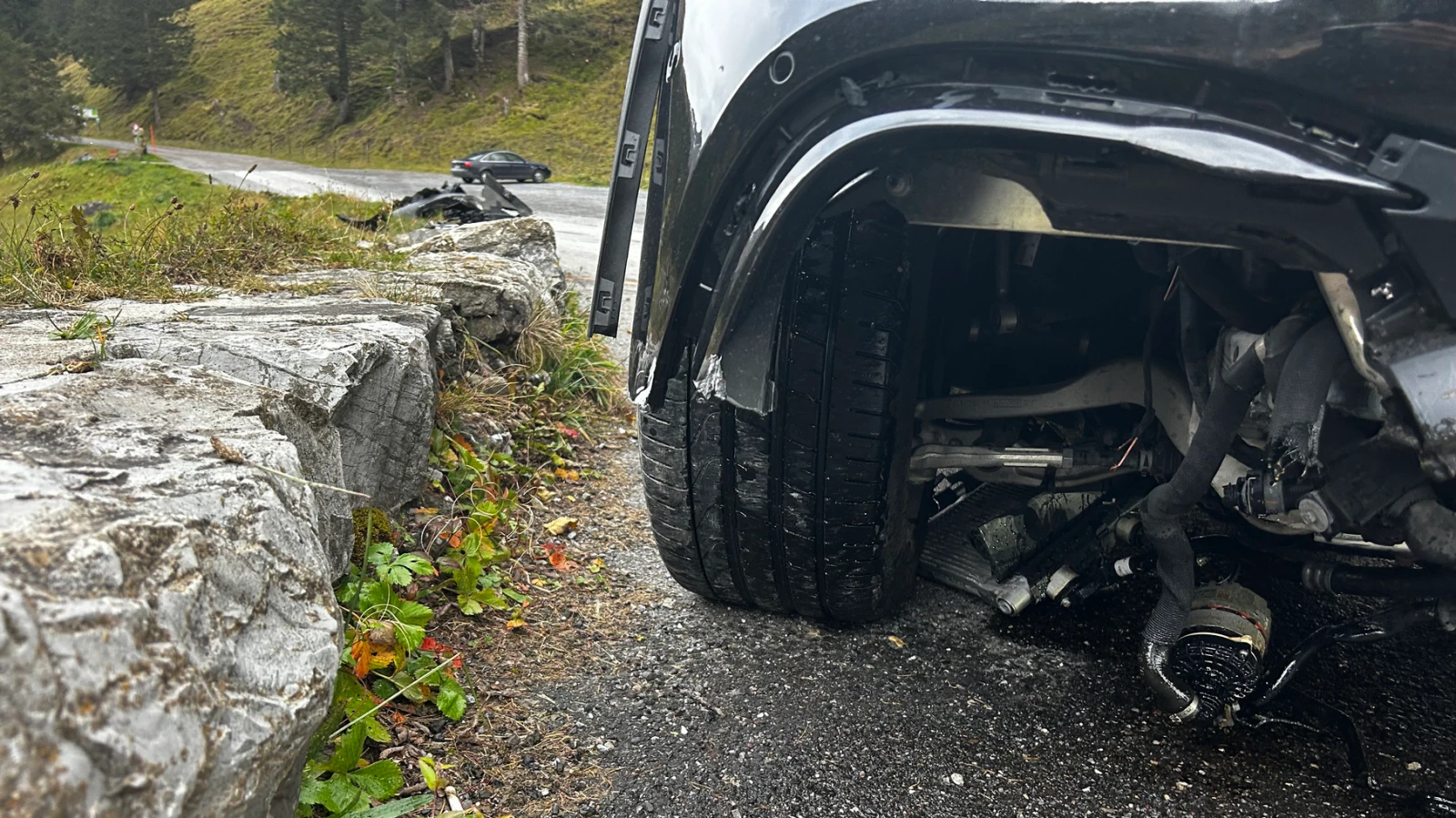 Selbstunfall in alkoholisiertem Zustand in Steg/Triesenberg, © Landespolizei Selbstunfall in alkoholisiertem Zustand in Steg/Triesenberg, © Landespolizei