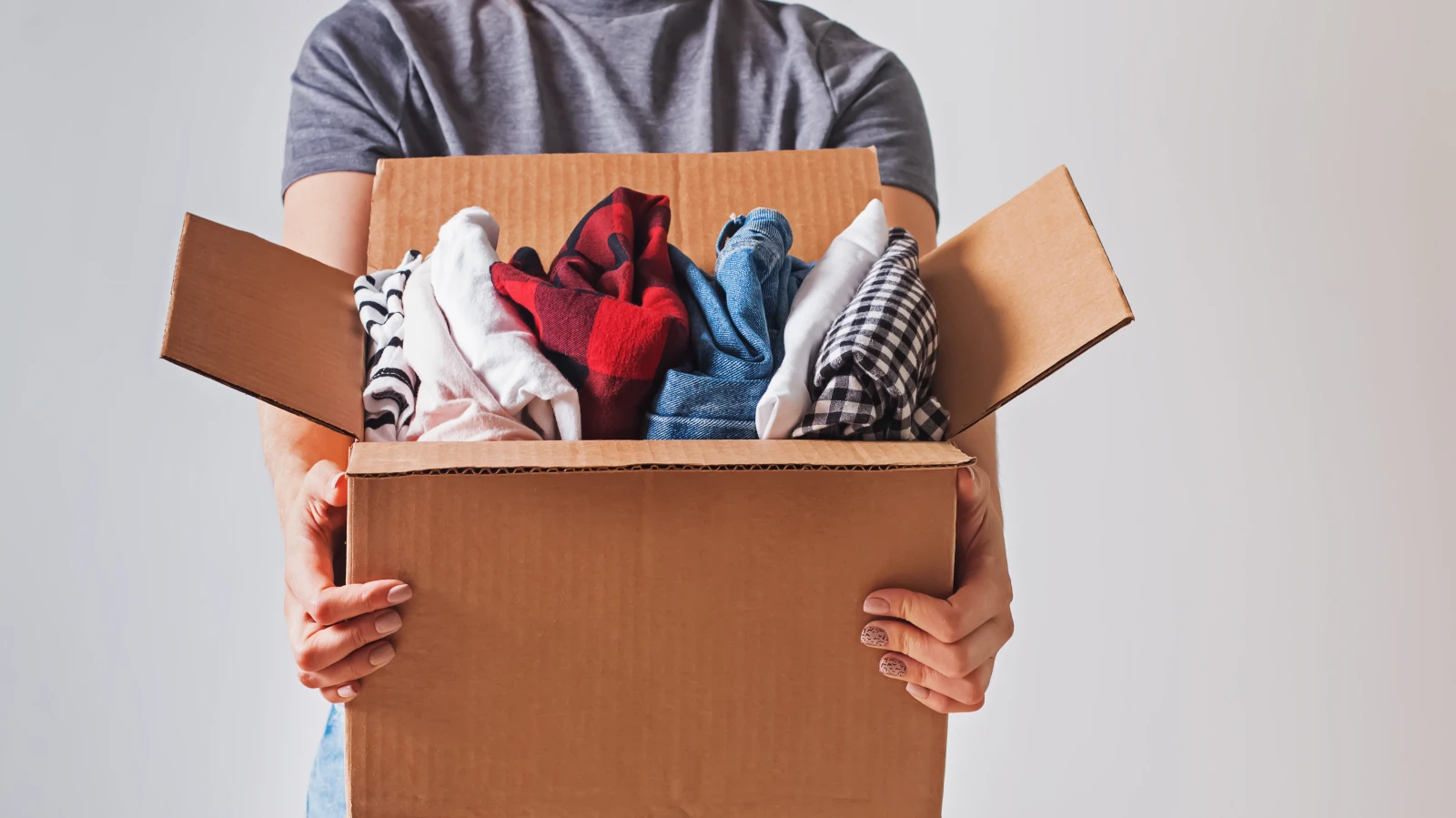 Bremen’de Kullanılmış Giysi Krizi: Konteynerler Dolu, Sistem Çökme Eşiğinde, © shutterstock Bremen’de Kullanılmış Giysi Krizi: Konteynerler Dolu, Sistem Çökme Eşiğinde, © shutterstock