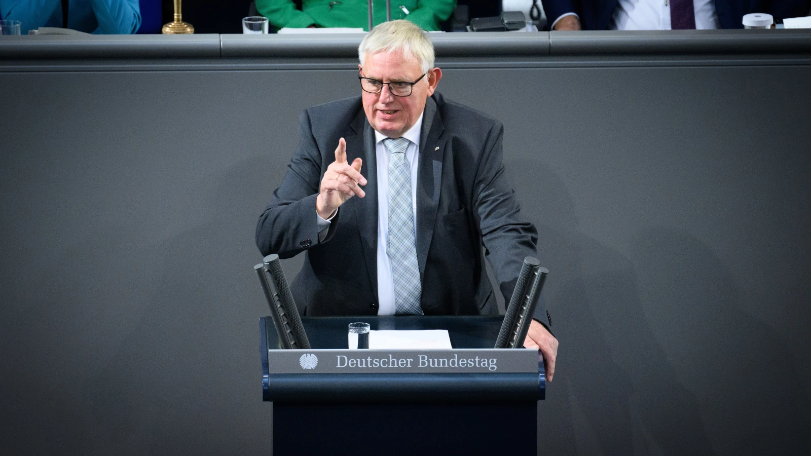 CDU`lu Sağlık Bakanı Laumann, Lauterbach`a Desteğini Sürdürüyor!, © dpa CDU`lu Sağlık Bakanı Laumann, Lauterbach`a Desteğini Sürdürüyor!, © dpa