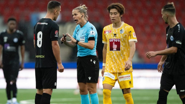 Zwischen Pfeife und Zweifel: Der Weg der FIFA-Schiedsrichterin Désirée Blanco, © Désirée Blanco (zVg)