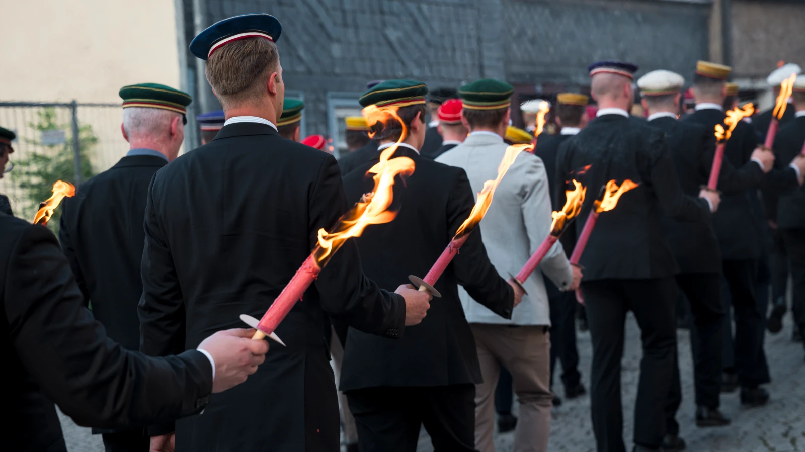 Almanya’da Öğrenci Birlikleri ve Burschenschaften Tartışma Konusu Oldu, © dpa Almanya’da Öğrenci Birlikleri ve Burschenschaften Tartışma Konusu Oldu, © dpa