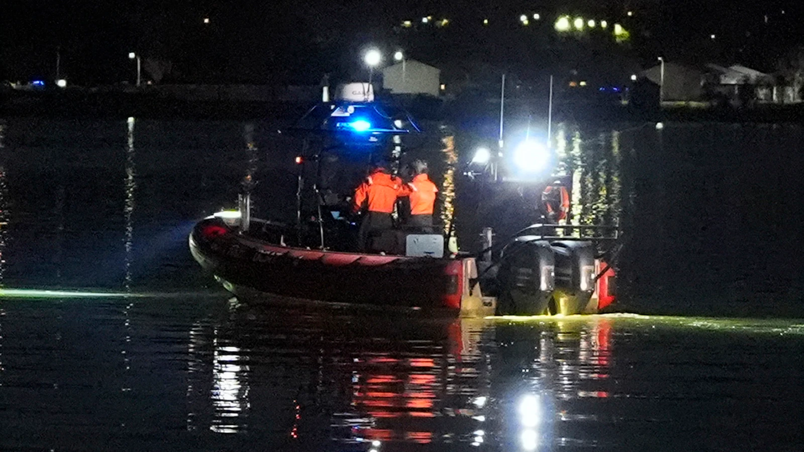 Suche nach Überlebenden des Flugzeugabsturzes, © KEYSTONE ALEX BRANDON Suche nach Überlebenden des Flugzeugabsturzes, © KEYSTONE ALEX BRANDON