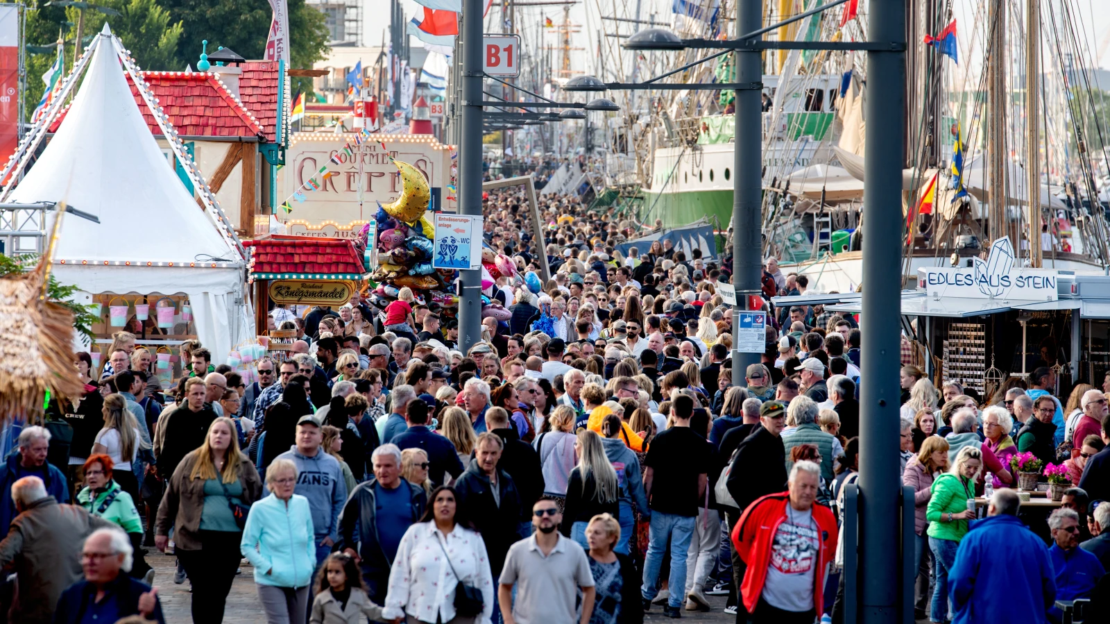 Bremerhaven’daki Sail Festivali 1,4 Milyon Ziyaretçiyi Ağırladı, © Hauke-Christian Dittrich/dpa Bremerhaven’daki Sail Festivali 1,4 Milyon Ziyaretçiyi Ağırladı, © Hauke-Christian Dittrich/dpa