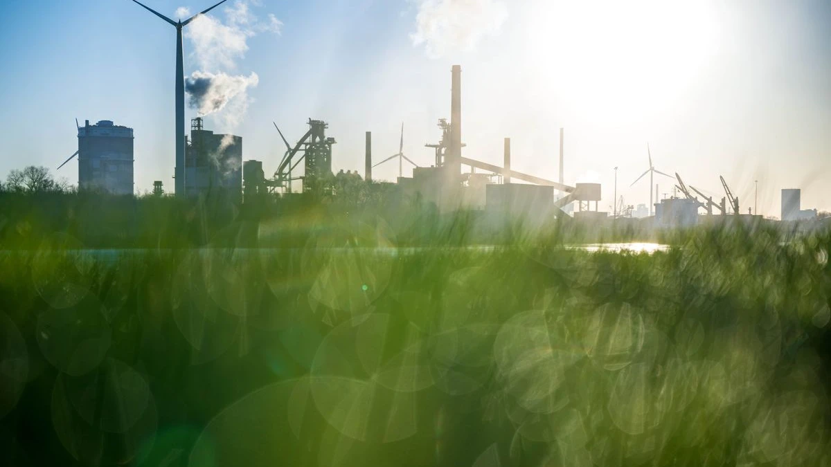 Bremer Stahlwerk’te Belirsizlik Protestoyla Yanıt Buluyor, © Sina Schuldt/dpa Bremer Stahlwerk’te Belirsizlik Protestoyla Yanıt Buluyor, © Sina Schuldt/dpa