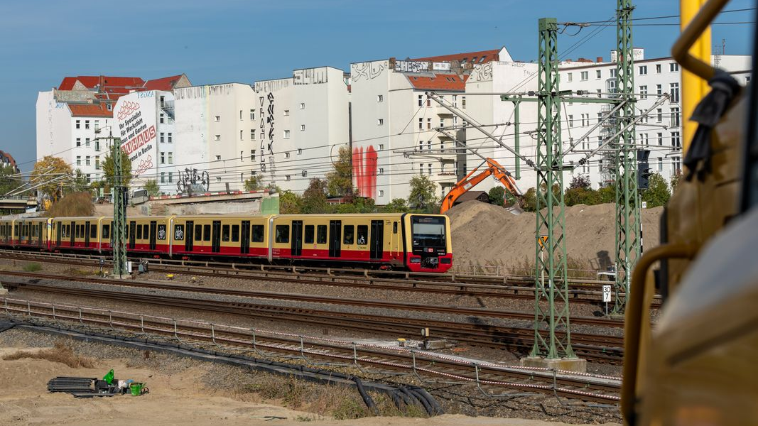 Ringbahn Köprüsü Kısıtlamaları Başlıyor: Trafik Yoğunlaşacak!, © Soeren Stache/dpa