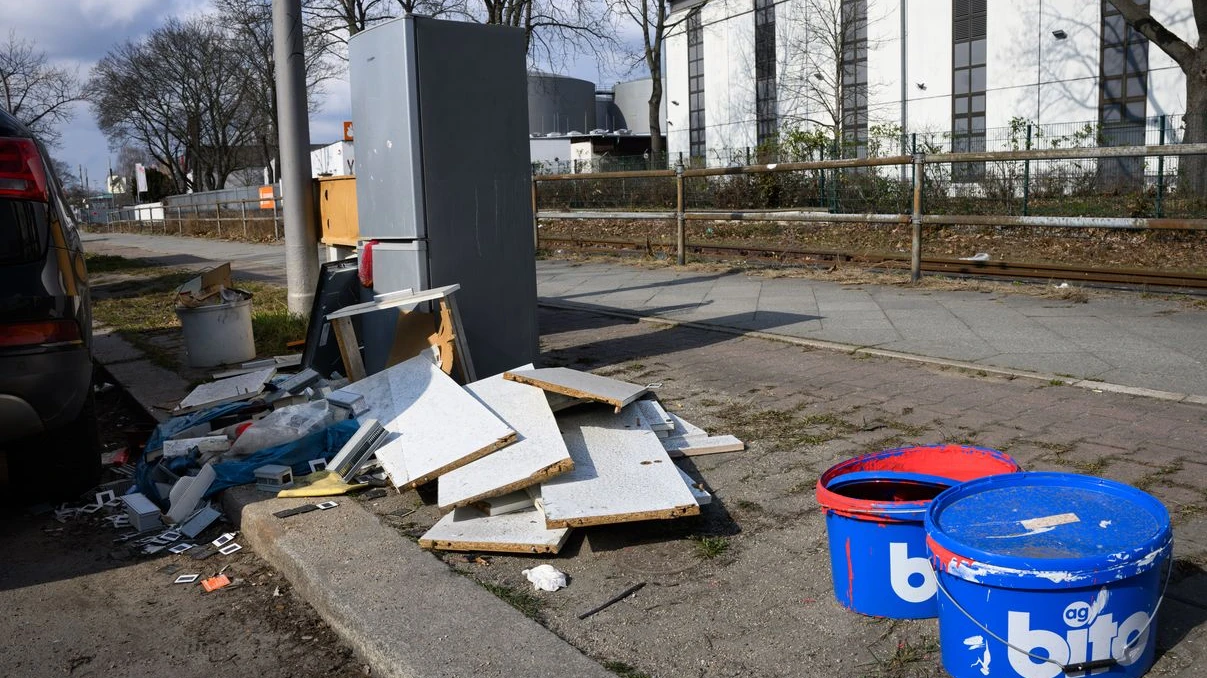 Alzey-Worms´da Çöp Toplama Ücretlerine Zam Geliyor, © Bernd von Jutrczenka/dpa Alzey-Worms´da Çöp Toplama Ücretlerine Zam Geliyor, © Bernd von Jutrczenka/dpa