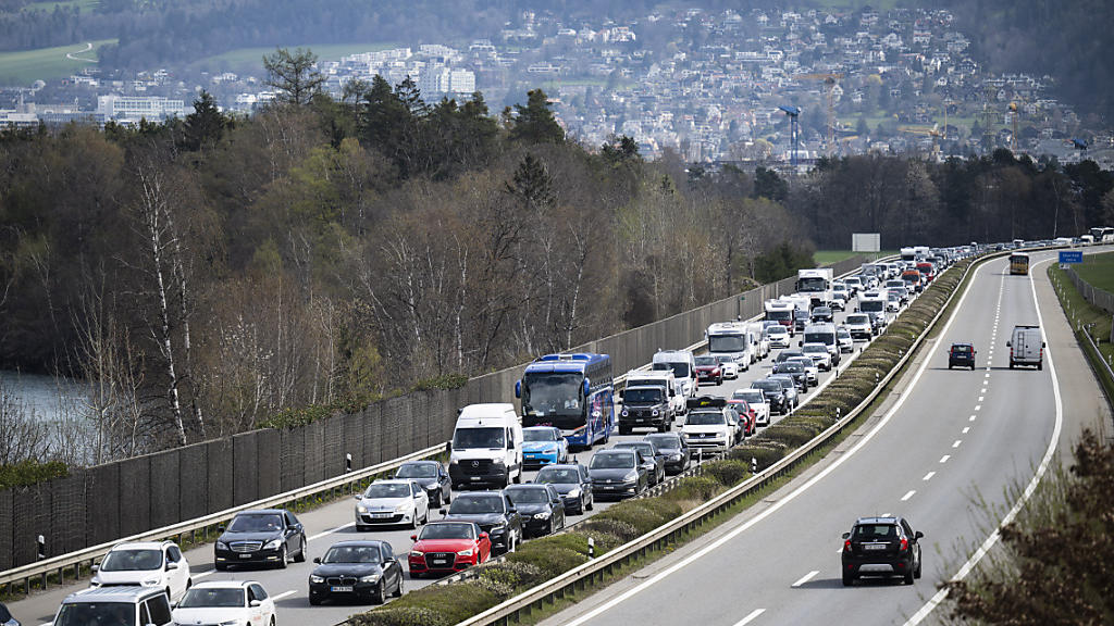 Graubünden führt Kampf gegen touristischen Ausweichverkehr fort, © Keystone / SDA