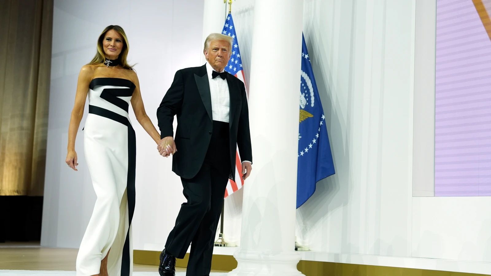 Trump Göreve Başladı: Bazı Anlaşmalardan Çıktı, Meksika Sınırında Acil Durum İlan Etti!, © dpa Trump Göreve Başladı: Bazı Anlaşmalardan Çıktı, Meksika Sınırında Acil Durum İlan Etti!, © dpa