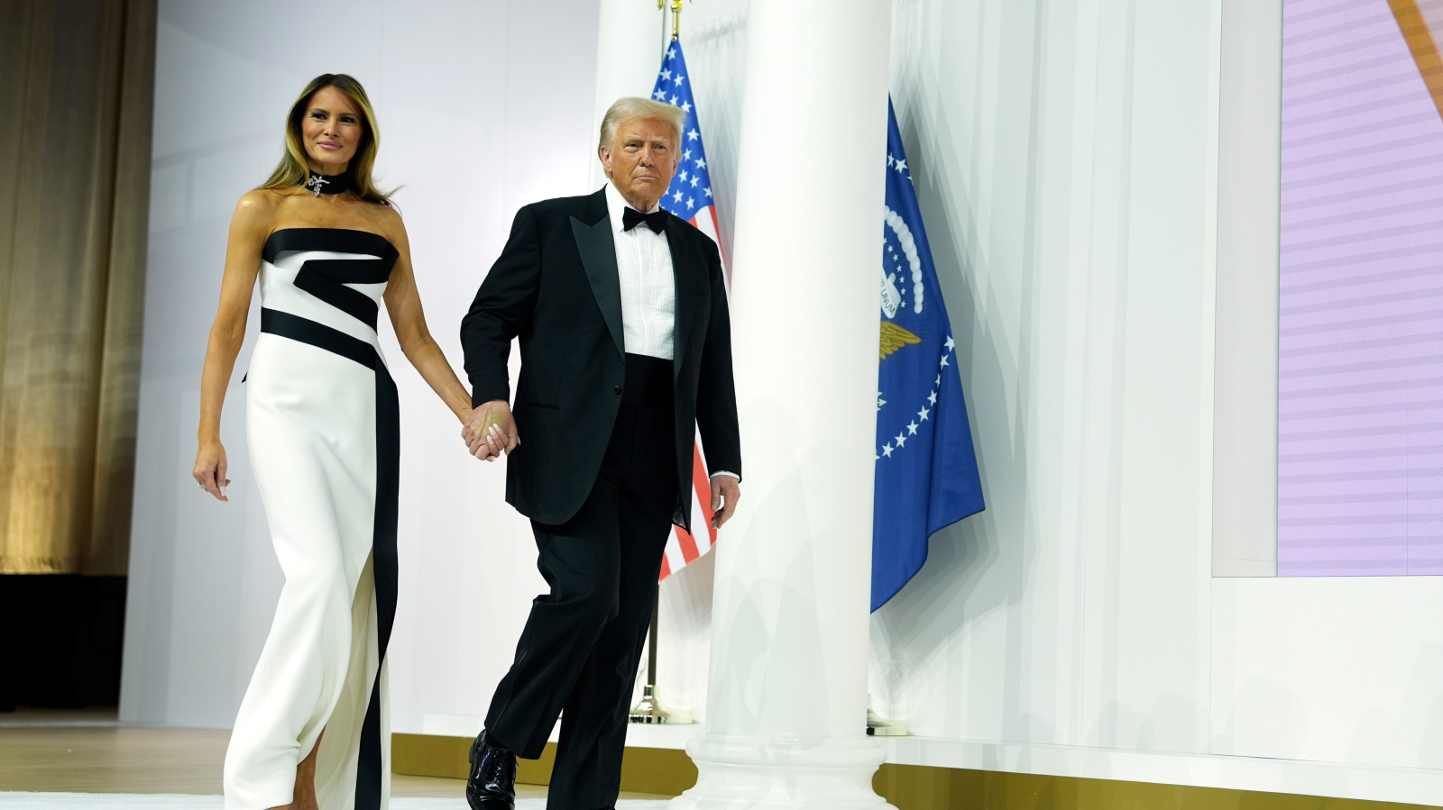 Trump Göreve Başladı: Bazı Anlaşmalardan Çıktı, Meksika Sınırında Acil Durum İlan Etti!, © dpa