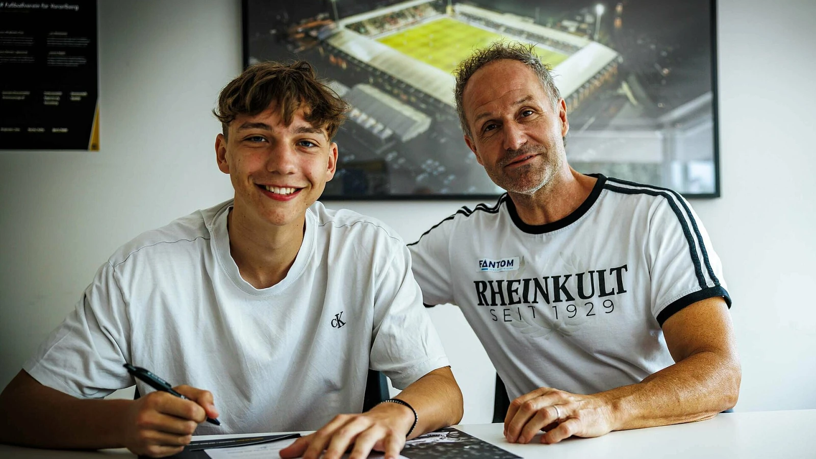 Felix Oberwaditzer erhält Profi-Vertrag bei Altach, © Cashpoint Altach Felix Oberwaditzer erhält Profi-Vertrag bei Altach, © Cashpoint Altach