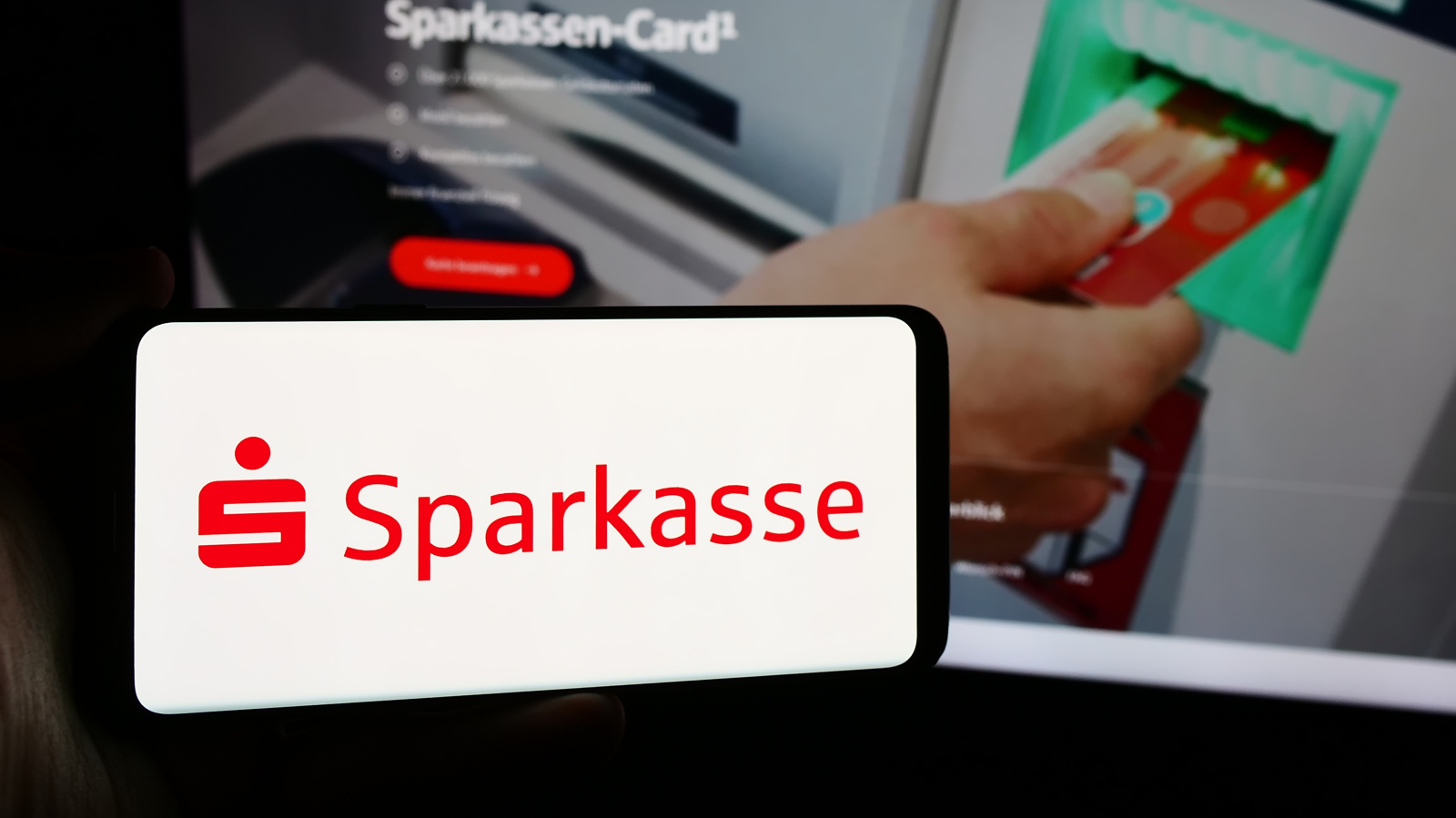 Sparkasse Köln‑Bonn’dan 700 Müşteriye Ücret İadesi, © shutterstock