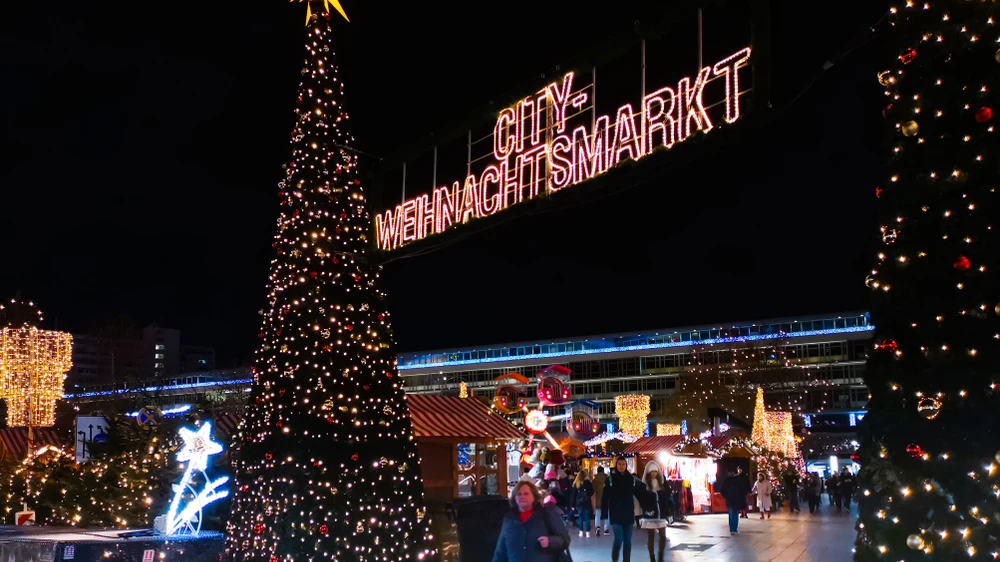 Berlin'de 2024 Noel Pazarları: Açık Olan ve Açılacak Tüm Pazarlar!, © Shutterstock Berlin'de 2024 Noel Pazarları: Açık Olan ve Açılacak Tüm Pazarlar!, © Shutterstock