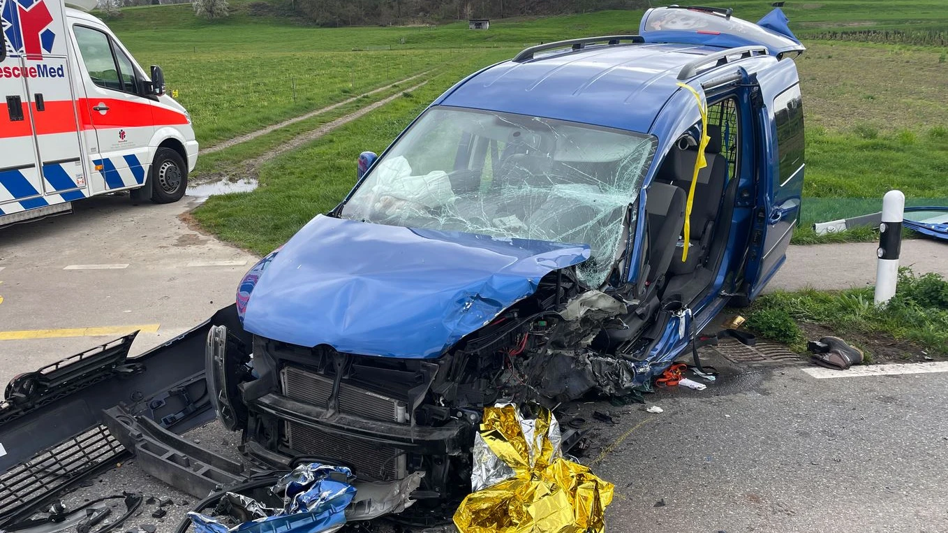 Drei Verletzte bei Unfall im Thurgau, © Kantonspolizei Thurgau Drei Verletzte bei Unfall im Thurgau, © Kantonspolizei Thurgau