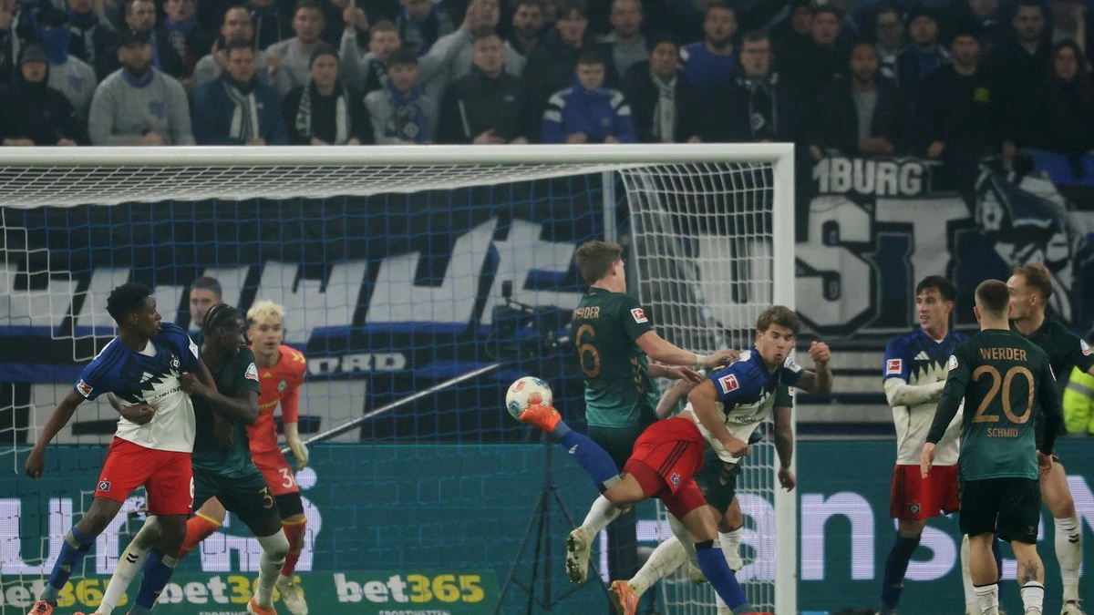 Derbide Hamburg Galip, Bremen Kaybetti: 3–2’lik yenilgi!, © Christian Charisius/dpa Derbide Hamburg Galip, Bremen Kaybetti: 3–2’lik yenilgi!, © Christian Charisius/dpa