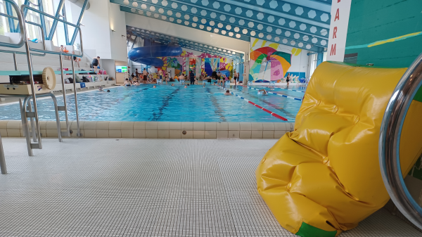 Ferienschwimmkurse in der KSS Schaffhausen sind gut besucht, © radio munot