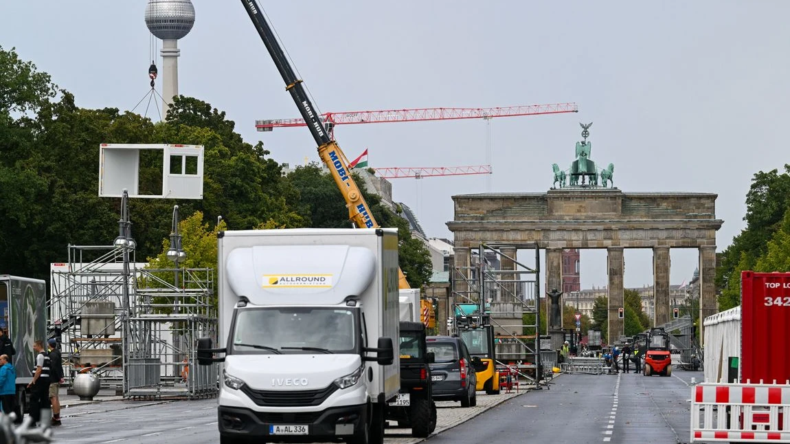 Berlin Maratonu: Sadece spor değil, dev bir ekonomi ve turizm olayı!, © Sören Stache/dpa Berlin Maratonu: Sadece spor değil, dev bir ekonomi ve turizm olayı!, © Sören Stache/dpa