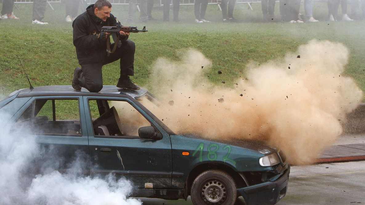 Leinfelden-Echterdingen’de Monstertruck Gösterisinde: 5 Yaralı!, © -/XinHua/dpa