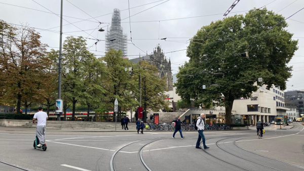 Der Platanenbaum beim Theater Basel , © Radio Basilisk 