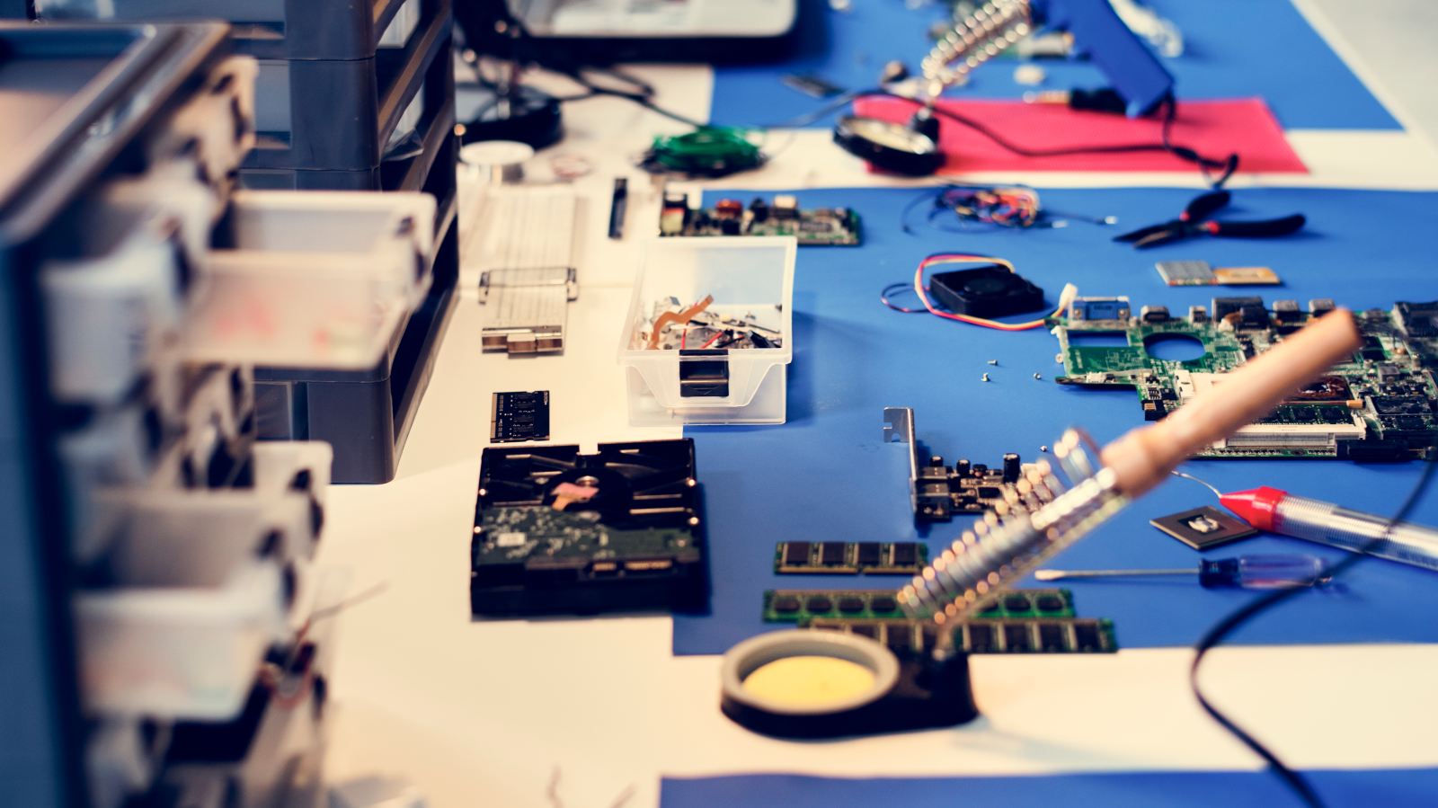 SPD'den Elektronik Eşyalara Tamir Önerisi!, © Envato