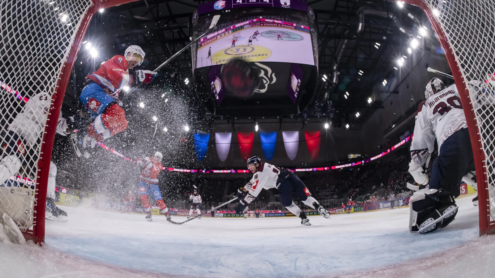 ZSC mit neuerlicher Aufholjagd zur Premiere, © Keystone / Til Buergy ZSC mit neuerlicher Aufholjagd zur Premiere, © Keystone / Til Buergy